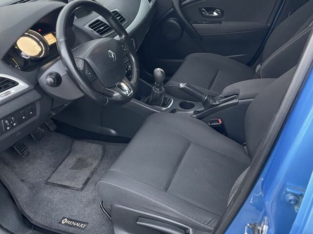 Синий Рено Меган, объемом двигателя 1.6 л и пробегом 279 тыс. км за 8350 $, фото 16 на Automoto.ua