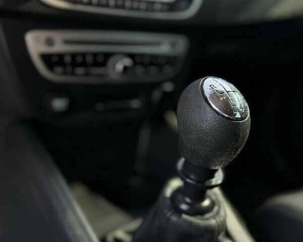 Синий Рено Меган, объемом двигателя 1.6 л и пробегом 279 тыс. км за 8650 $, фото 17 на Automoto.ua