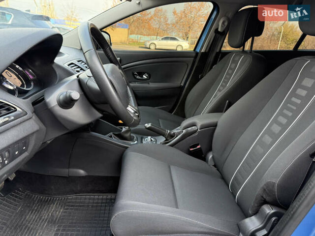 Синий Рено Меган, объемом двигателя 1.46 л и пробегом 196 тыс. км за 8000 $, фото 14 на Automoto.ua