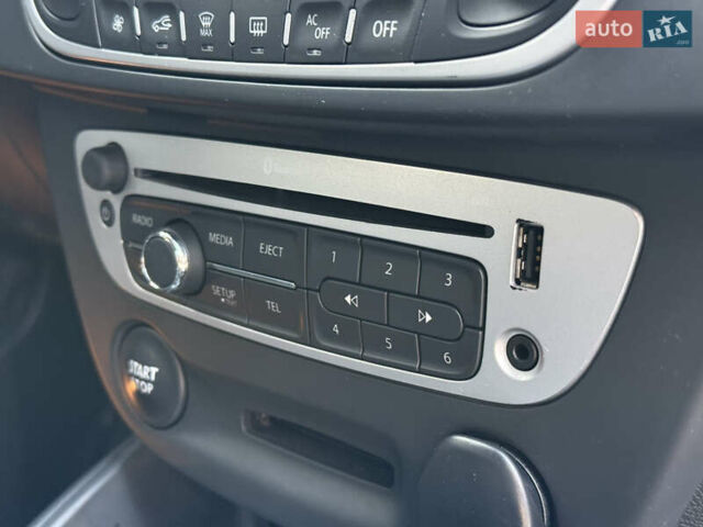 Синій Рено Меган, об'ємом двигуна 1.46 л та пробігом 195 тис. км за 8500 $, фото 22 на Automoto.ua