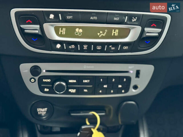 Синий Рено Меган, объемом двигателя 1.5 л и пробегом 194 тыс. км за 9300 $, фото 31 на Automoto.ua