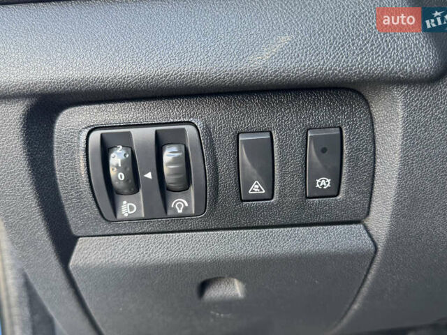 Синий Рено Меган, объемом двигателя 1.6 л и пробегом 279 тыс. км за 8650 $, фото 14 на Automoto.ua