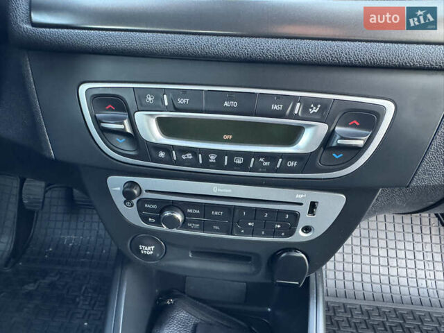 Синій Рено Меган, об'ємом двигуна 1.5 л та пробігом 209 тис. км за 10300 $, фото 30 на Automoto.ua