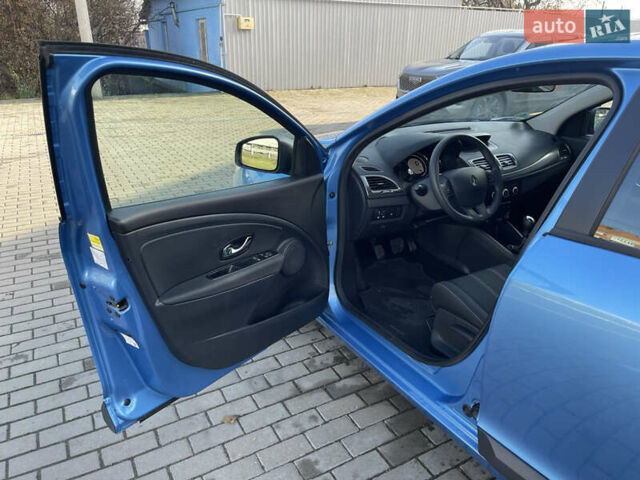 Синій Рено Меган, об'ємом двигуна 1.6 л та пробігом 207 тис. км за 8700 $, фото 20 на Automoto.ua