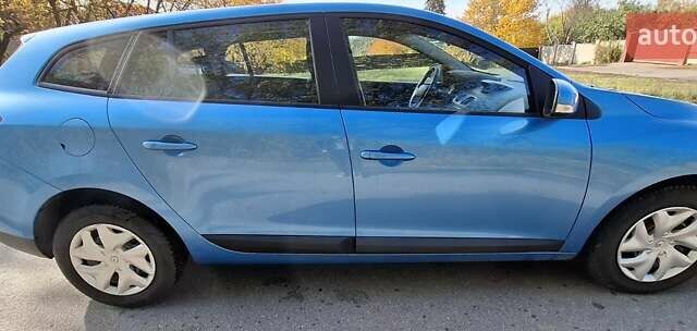 Синий Рено Меган, объемом двигателя 1.6 л и пробегом 207 тыс. км за 8500 $, фото 5 на Automoto.ua
