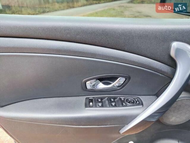 Синий Рено Меган, объемом двигателя 1.5 л и пробегом 286 тыс. км за 7400 $, фото 13 на Automoto.ua