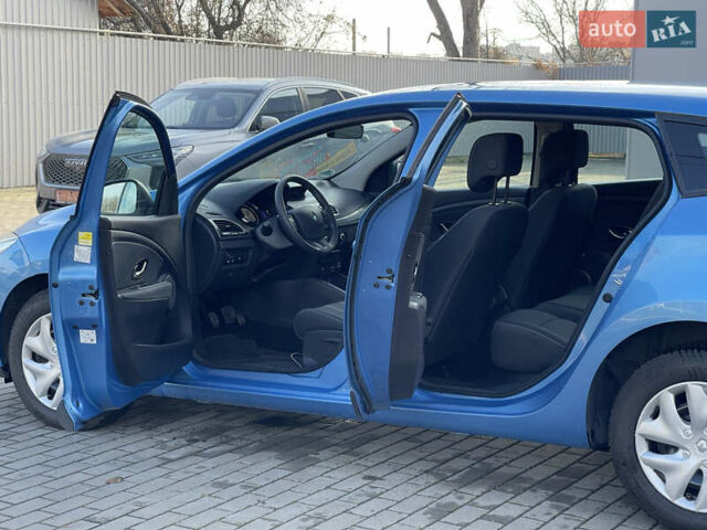 Синій Рено Меган, об'ємом двигуна 1.6 л та пробігом 207 тис. км за 8700 $, фото 19 на Automoto.ua