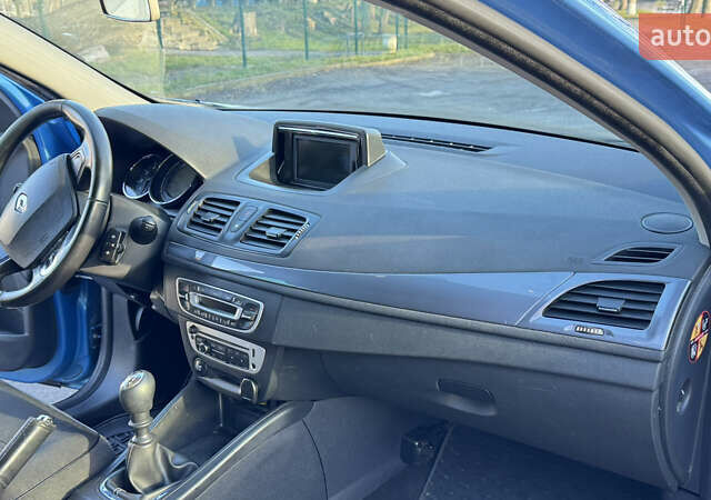 Синий Рено Меган, объемом двигателя 1.5 л и пробегом 248 тыс. км за 7900 $, фото 8 на Automoto.ua
