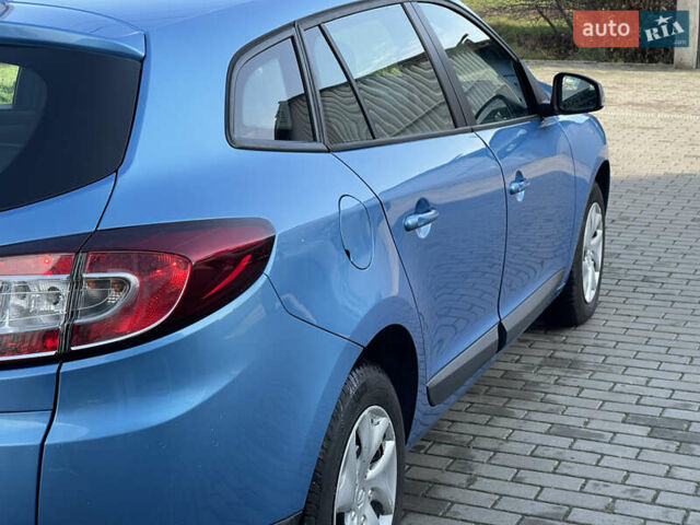 Синій Рено Меган, об'ємом двигуна 1.6 л та пробігом 207 тис. км за 8700 $, фото 16 на Automoto.ua