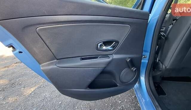 Синий Рено Меган, объемом двигателя 1.6 л и пробегом 207 тыс. км за 8500 $, фото 10 на Automoto.ua