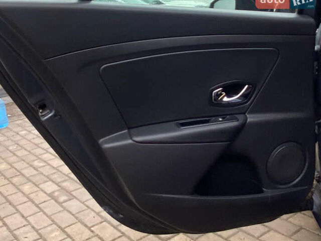 Синий Рено Меган, объемом двигателя 1.5 л и пробегом 153 тыс. км за 9600 $, фото 27 на Automoto.ua