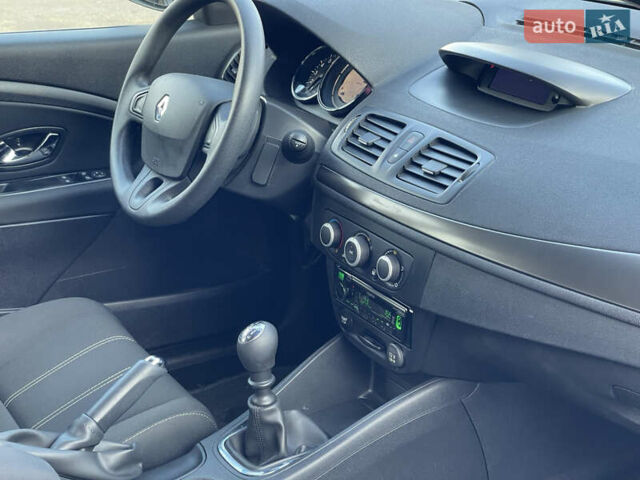 Синій Рено Меган, об'ємом двигуна 1.6 л та пробігом 207 тис. км за 8700 $, фото 38 на Automoto.ua