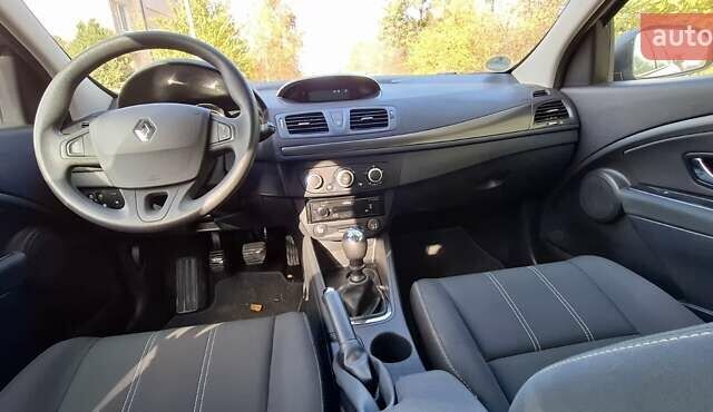 Синий Рено Меган, объемом двигателя 1.6 л и пробегом 207 тыс. км за 8500 $, фото 16 на Automoto.ua