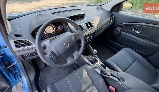 Синий Рено Меган, объемом двигателя 1.6 л и пробегом 207 тыс. км за 8500 $, фото 11 на Automoto.ua