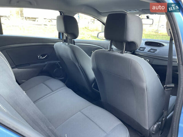 Синій Рено Меган, об'ємом двигуна 1.6 л та пробігом 207 тис. км за 8700 $, фото 33 на Automoto.ua