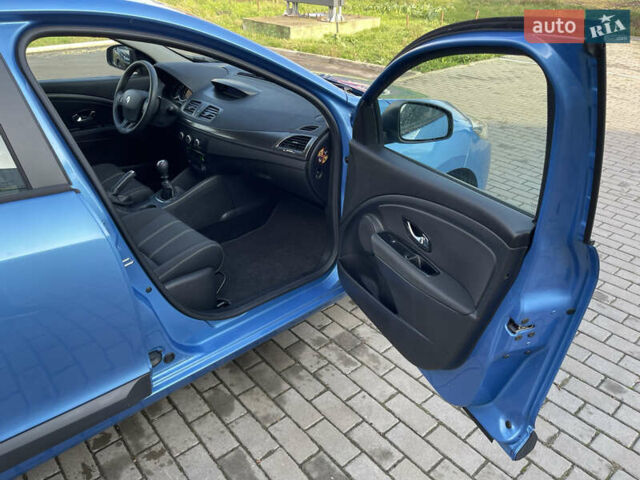 Синій Рено Меган, об'ємом двигуна 1.6 л та пробігом 207 тис. км за 8700 $, фото 34 на Automoto.ua