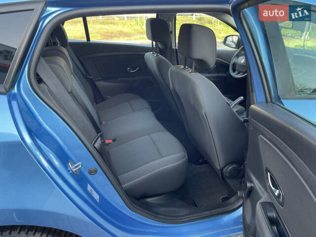 Синій Рено Меган, об'ємом двигуна 1.6 л та пробігом 207 тис. км за 8700 $, фото 32 на Automoto.ua