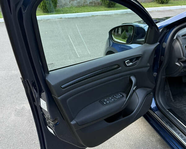 Рено Меган 2016 в Киеве на Automoto.ua Синий Рено Меган, объемом двигателя 1.46 л и пробегом 136 тыс. км за 14600 $, фото 19 на Automoto.ua