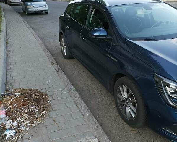 Синий Рено Меган, объемом двигателя 1.5 л и пробегом 208 тыс. км за 12700 $, фото 3 на Automoto.ua