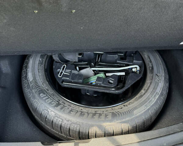 Рено Меган 2016 в Киеве на Automoto.ua Синий Рено Меган, объемом двигателя 1.46 л и пробегом 136 тыс. км за 14600 $, фото 45 на Automoto.ua