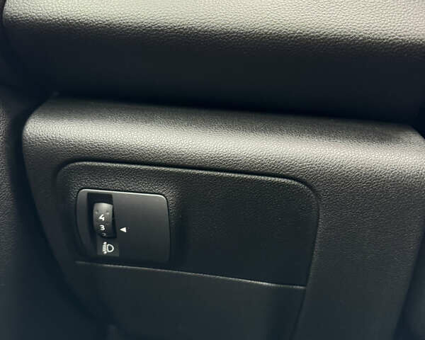 Синій Рено Меган, об'ємом двигуна 1.46 л та пробігом 205 тис. км за 11850 $, фото 5 на Automoto.ua