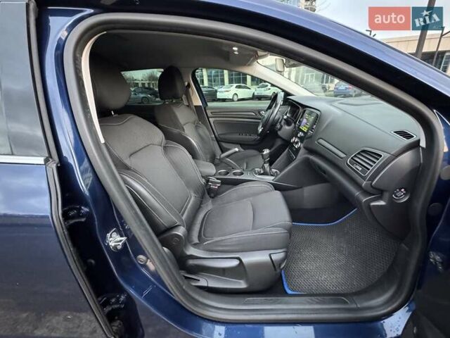 Синий Рено Меган, объемом двигателя 1.5 л и пробегом 198 тыс. км за 10900 $, фото 12 на Automoto.ua