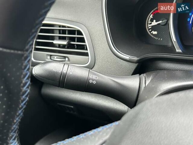 Синий Рено Меган, объемом двигателя 1.46 л и пробегом 180 тыс. км за 14508 $, фото 28 на Automoto.ua