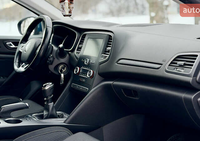 Синий Рено Меган, объемом двигателя 1.5 л и пробегом 281 тыс. км за 10300 $, фото 5 на Automoto.ua