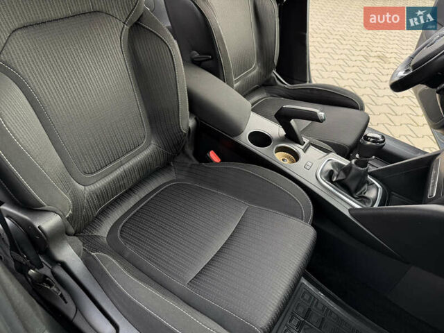 Синий Рено Меган, объемом двигателя 1.5 л и пробегом 134 тыс. км за 11500 $, фото 14 на Automoto.ua