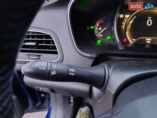 Синій Рено Меган, об'ємом двигуна 1.46 л та пробігом 247 тис. км за 10000 $, фото 52 на Automoto.ua