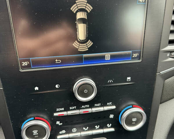 Синій Рено Меган, об'ємом двигуна 1.46 л та пробігом 205 тис. км за 11850 $, фото 49 на Automoto.ua