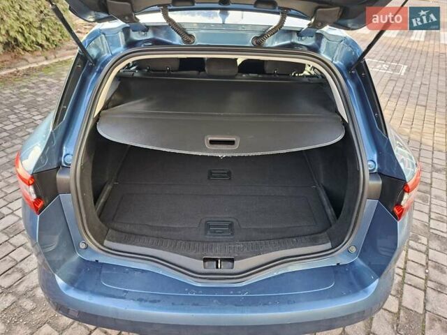 Синий Рено Меган, объемом двигателя 1.46 л и пробегом 232 тыс. км за 11300 $, фото 5 на Automoto.ua