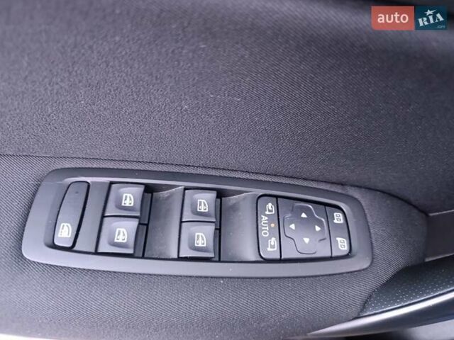 Синій Рено Меган, об'ємом двигуна 1.46 л та пробігом 247 тис. км за 10000 $, фото 51 на Automoto.ua