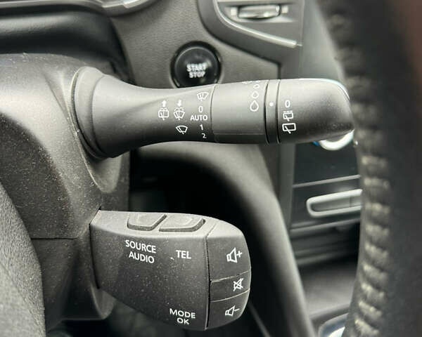 Синій Рено Меган, об'ємом двигуна 1.46 л та пробігом 205 тис. км за 11850 $, фото 47 на Automoto.ua