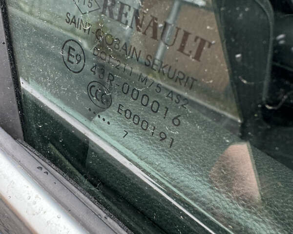 Синій Рено Меган, об'ємом двигуна 1.46 л та пробігом 205 тис. км за 11850 $, фото 37 на Automoto.ua