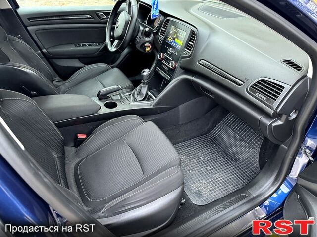 Синий Рено Меган, объемом двигателя 1.5 л и пробегом 216 тыс. км за 10200 $, фото 2 на Automoto.ua