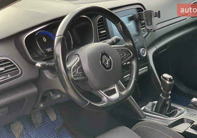 Рено Меган 2017 в Луцке на Automoto.ua Синий Рено Меган, объемом двигателя 1.46 л и пробегом 217 тыс. км за 13200 $, фото 12 на Automoto.ua