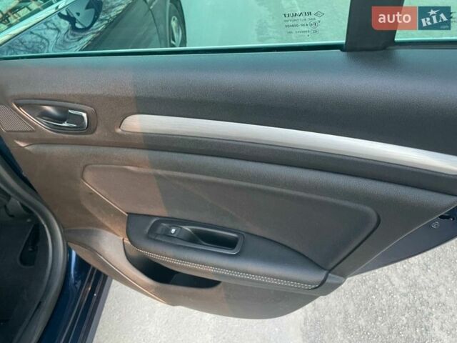 Синий Рено Меган, объемом двигателя 1.46 л и пробегом 130 тыс. км за 13999 $, фото 6 на Automoto.ua