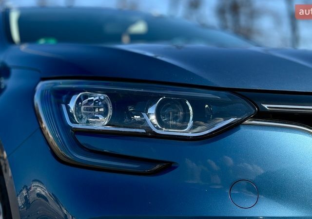 Синий Рено Меган, объемом двигателя 1.46 л и пробегом 281 тыс. км за 9900 $, фото 4 на Automoto.ua