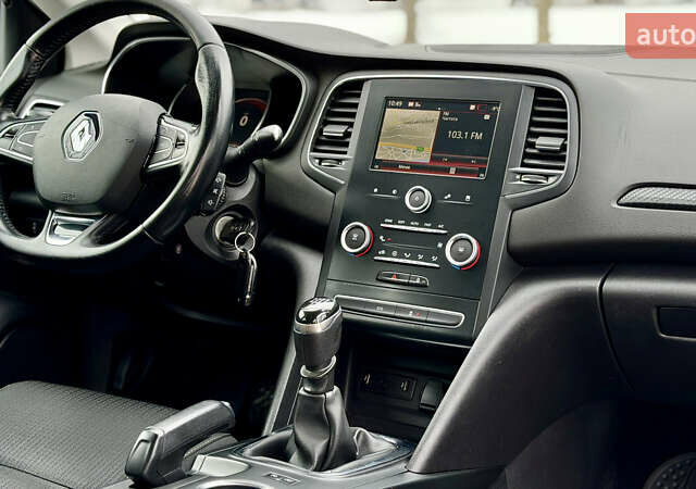Синий Рено Меган, объемом двигателя 1.5 л и пробегом 281 тыс. км за 10300 $, фото 7 на Automoto.ua