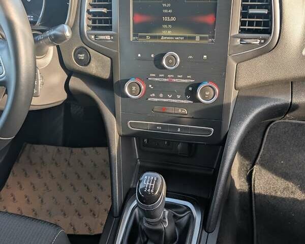 Синий Рено Меган, объемом двигателя 0 л и пробегом 179 тыс. км за 12450 $, фото 44 на Automoto.ua