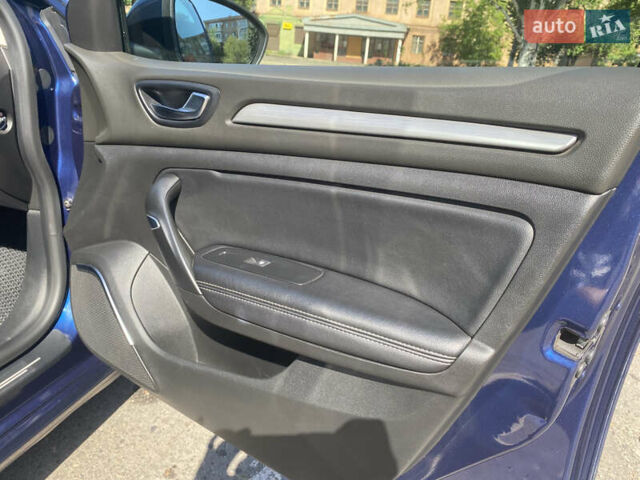 Синий Рено Меган, объемом двигателя 1.46 л и пробегом 213 тыс. км за 12200 $, фото 13 на Automoto.ua