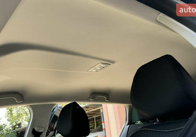 Синий Рено Меган, объемом двигателя 1.46 л и пробегом 178 тыс. км за 11900 $, фото 24 на Automoto.ua