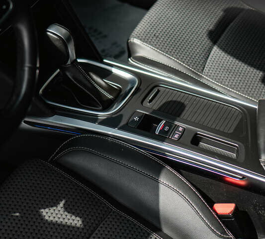 Синій Рено Меган, об'ємом двигуна 1.2 л та пробігом 124 тис. км за 11300 $, фото 30 на Automoto.ua