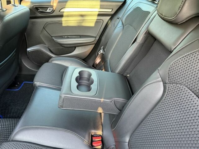 Синій Рено Меган, об'ємом двигуна 1.5 л та пробігом 200 тис. км за 15000 $, фото 6 на Automoto.ua