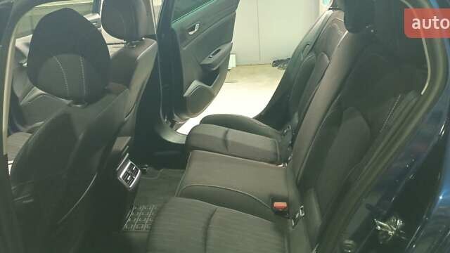 Синий Рено Меган, объемом двигателя 1.46 л и пробегом 206 тыс. км за 14500 $, фото 2 на Automoto.ua