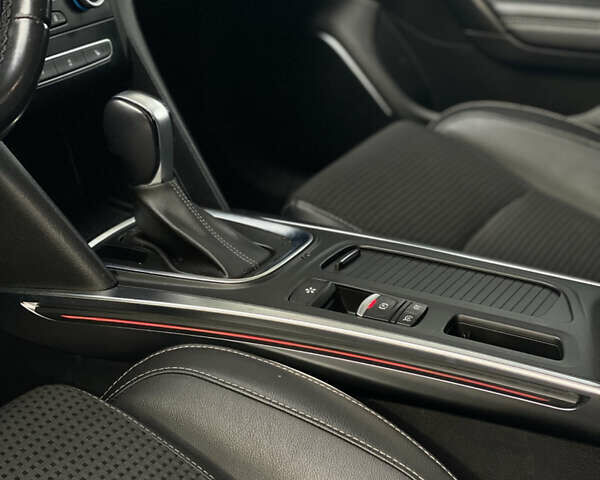 Синий Рено Меган, объемом двигателя 1.2 л и пробегом 120 тыс. км за 10600 $, фото 33 на Automoto.ua