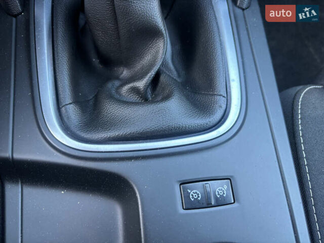 Синій Рено Меган, об'ємом двигуна 1.5 л та пробігом 249 тис. км за 12800 $, фото 22 на Automoto.ua