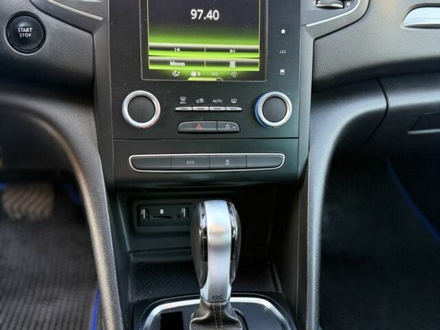 Синій Рено Меган, об'ємом двигуна 1.5 л та пробігом 200 тис. км за 15000 $, фото 11 на Automoto.ua