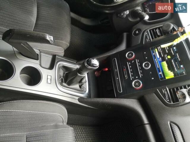 Синий Рено Меган, объемом двигателя 1.46 л и пробегом 165 тыс. км за 12000 $, фото 10 на Automoto.ua